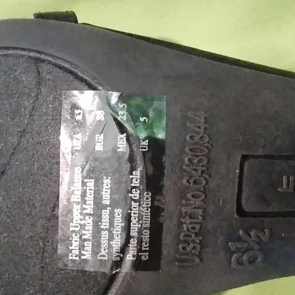 Heels - Picture 4 of 4